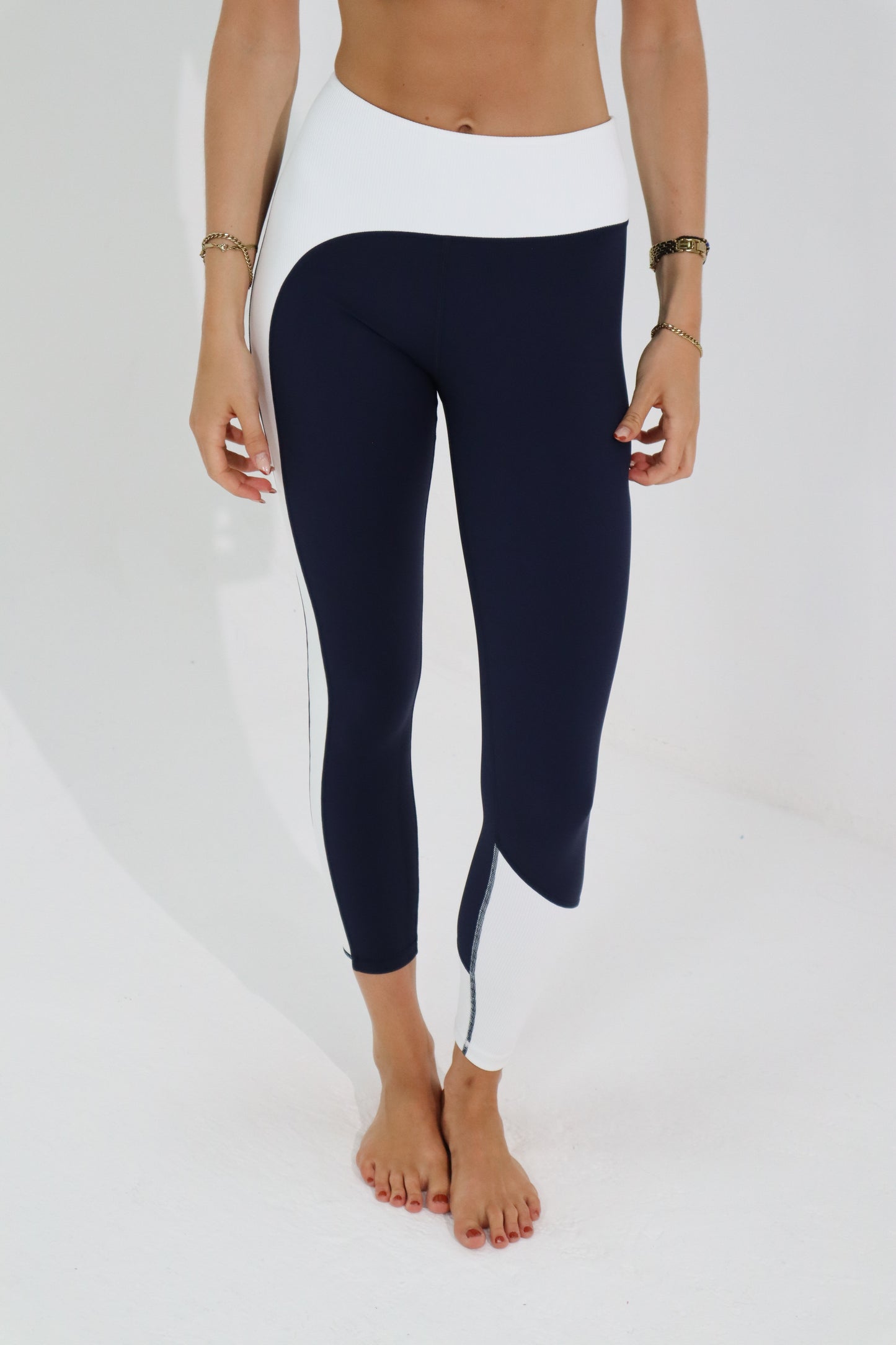 Conquer Leggings